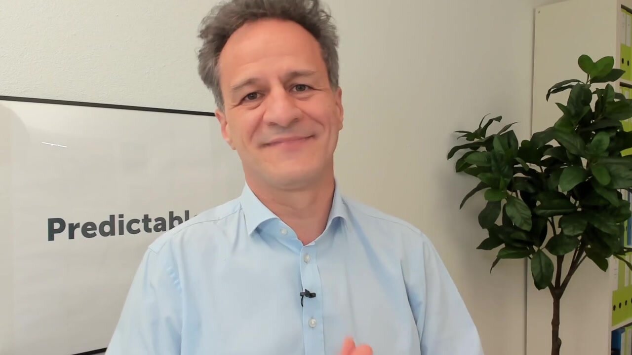 Roberto Dal Corso explaining why deadlines help business owners get better response from marketing offers.